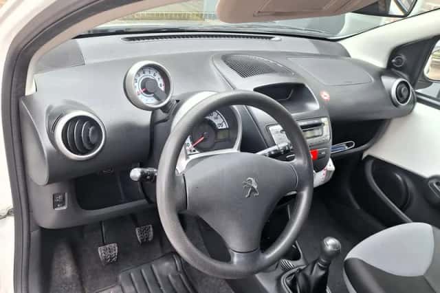 Peugeot 107 (2012) thumbnail 6