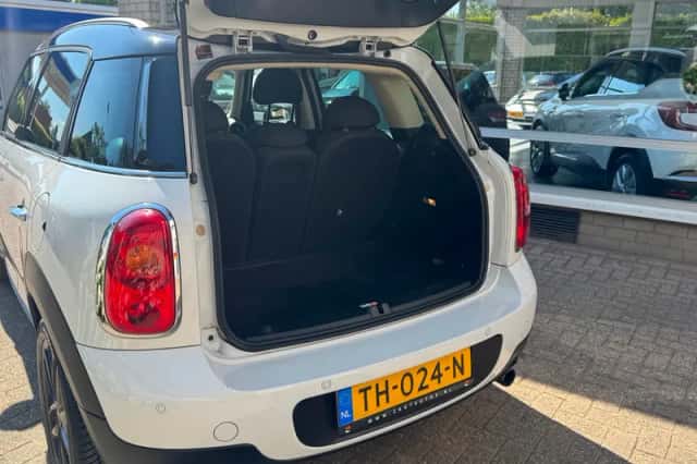 MINI Countryman (2011) thumbnail 6