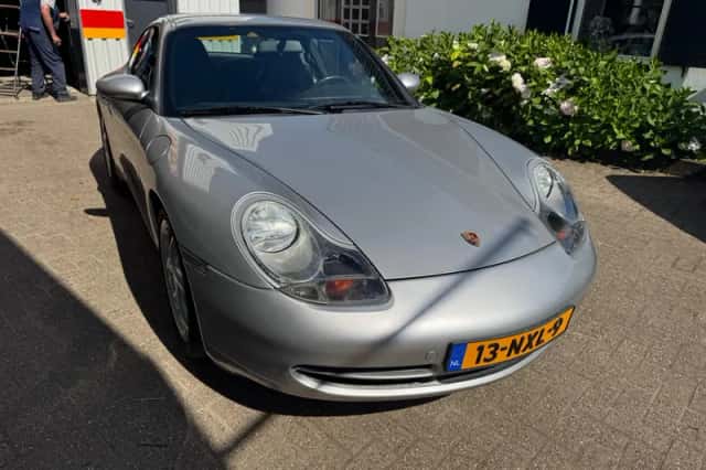 Porsche 911 (2001) thumbnail 5