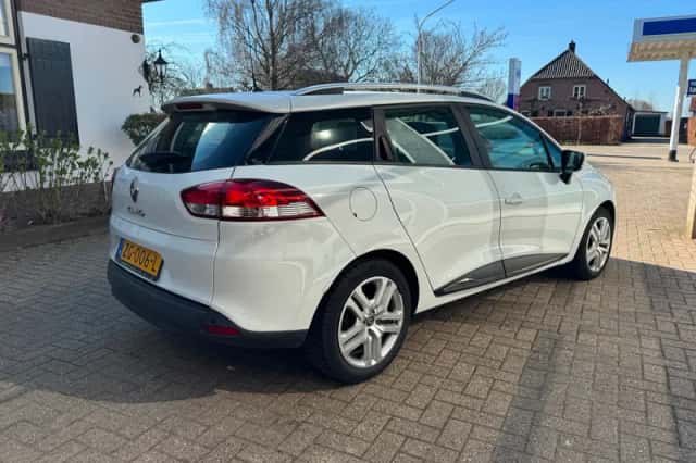 Renault Clio (2019) thumbnail 4