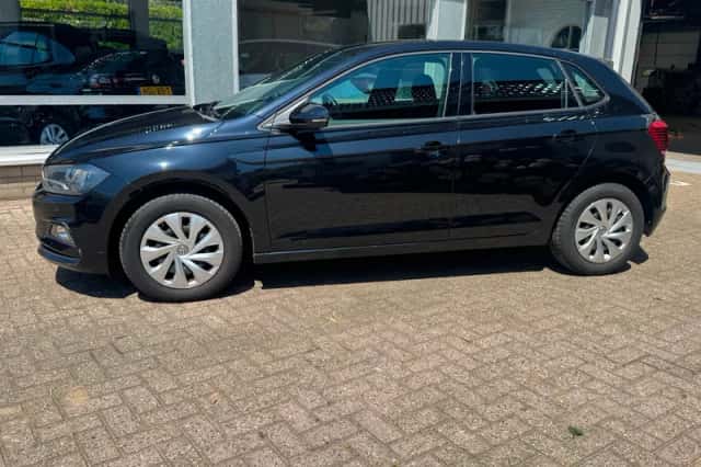 Volkswagen Polo (2019) thumbnail 2
