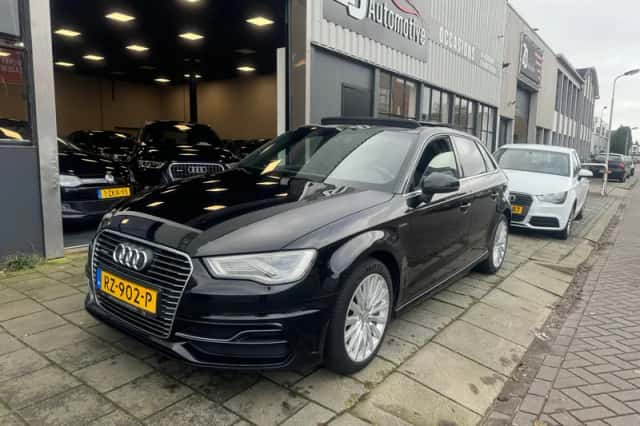 Audi A3 (2015) thumbnail 1