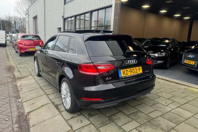 Audi A3 (2015) thumbnail 4
