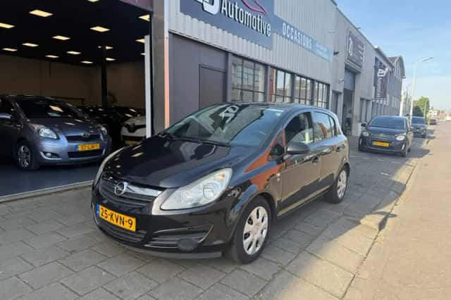 Opel Corsa (2010) thumbnail 1