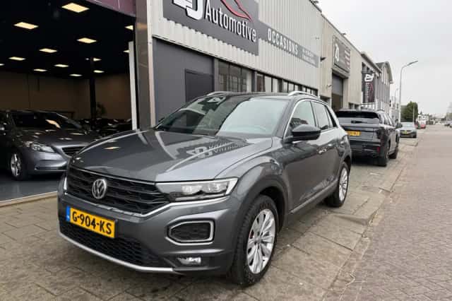 Volkswagen T-Roc (2019) thumbnail 1