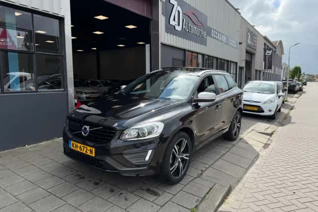 Volvo XC60 (2016) thumbnail 1