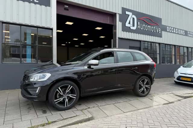 Volvo XC60 (2016) thumbnail 5