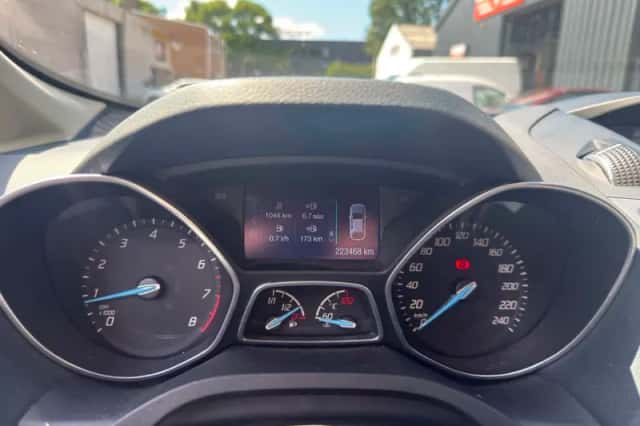 Ford Grand C-Max (2015) thumbnail 5