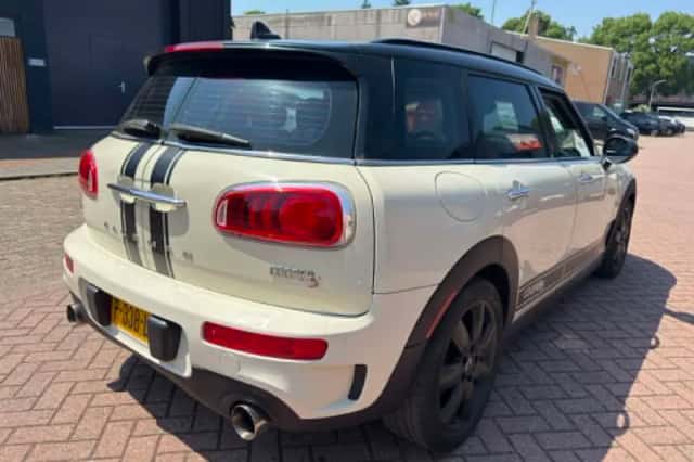 MINI Clubman (2016) thumbnail 3