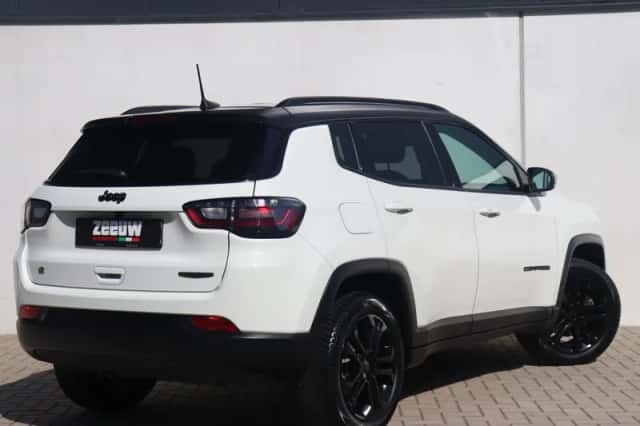 Jeep Compass (2023) thumbnail 2