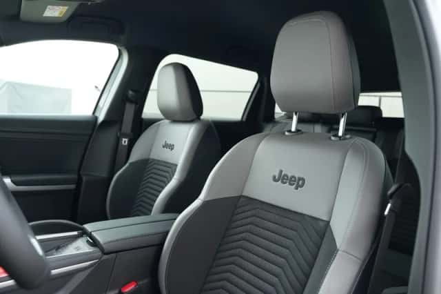 Jeep Compass (2026) thumbnail 3