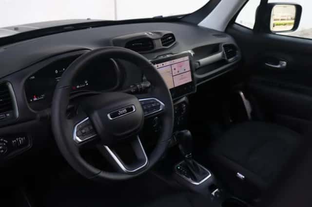 Jeep Renegade (2025) thumbnail 4