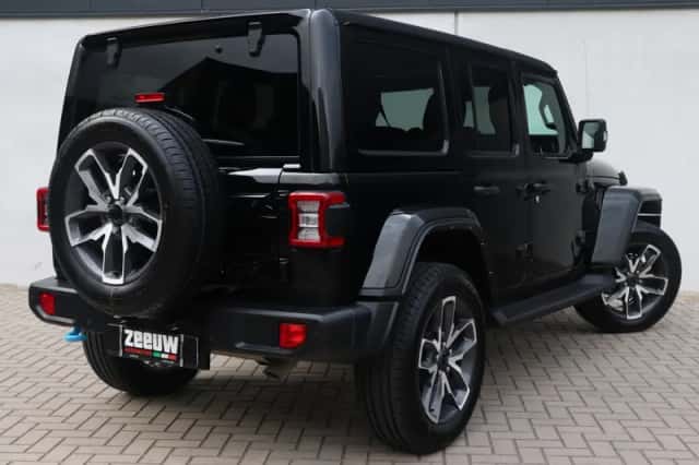 Jeep Wrangler (2022) thumbnail 2