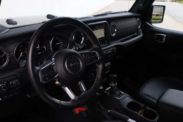 Jeep Wrangler (2022) thumbnail 4