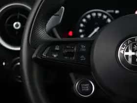 Alfa Romeo Stelvio (2024) thumbnail 15