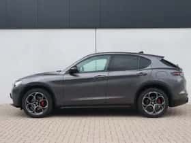 Alfa Romeo Stelvio (2024) thumbnail 4