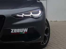 Alfa Romeo Stelvio (2024) thumbnail 5