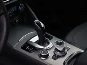 Alfa Romeo Stelvio (2024) thumbnail 9
