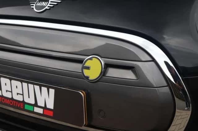 MINI Electric (2021) thumbnail 5