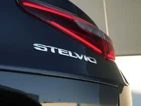 Alfa Romeo Stelvio (2022) thumbnail 16