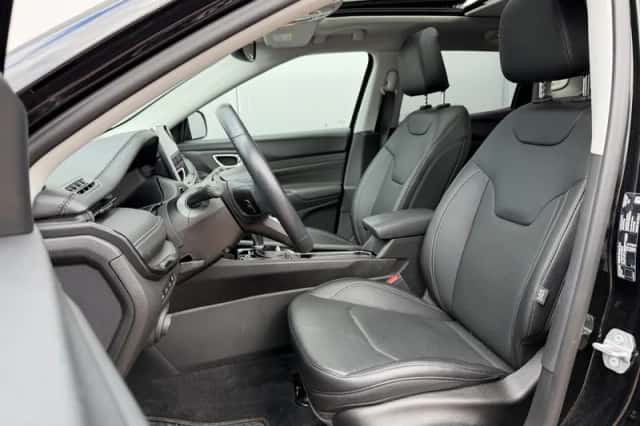 Jeep Compass (2025) thumbnail 3