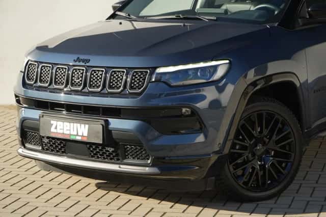 Jeep Compass (2023) thumbnail 2