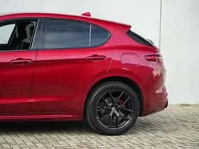 Alfa Romeo Stelvio (2021) thumbnail 15