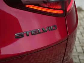 Alfa Romeo Stelvio (2021) thumbnail 19