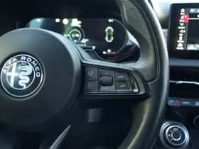 Alfa Romeo Tonale (2023) thumbnail 16