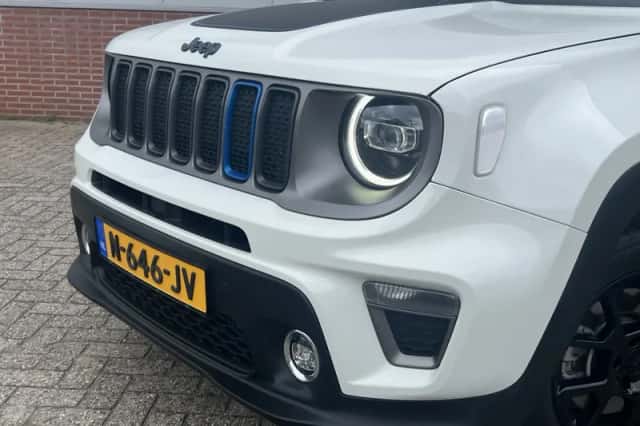 Jeep Renegade (2021) thumbnail 3