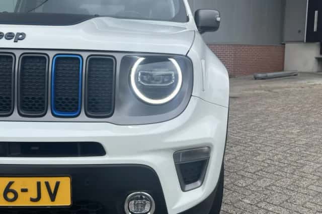 Jeep Renegade (2021) thumbnail 6