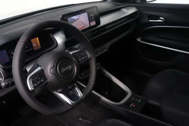 Jeep Avenger (2025) thumbnail 4