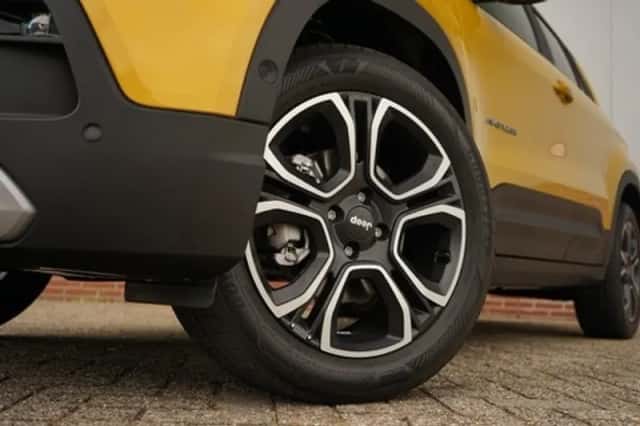 Jeep Avenger (2024) thumbnail 4