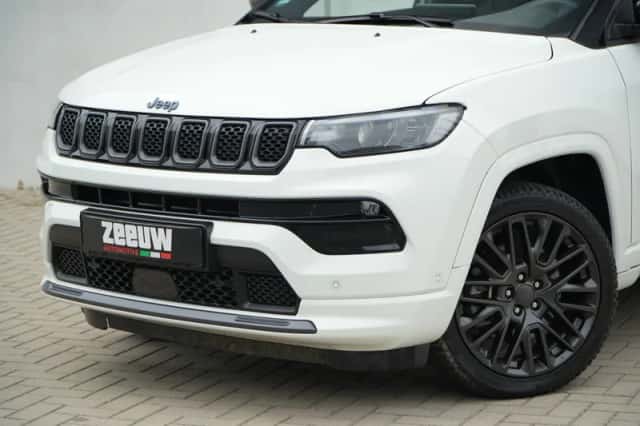 Jeep Compass (2022) thumbnail 2