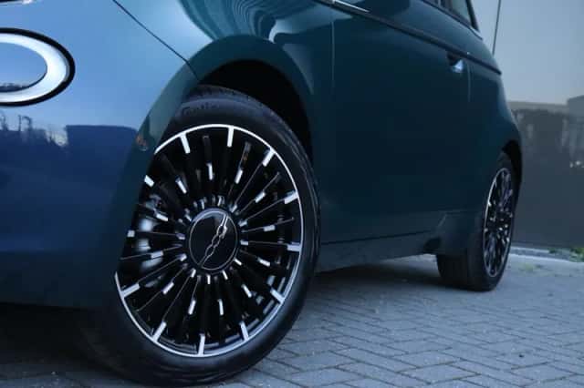 Fiat 500e (2022) thumbnail 4