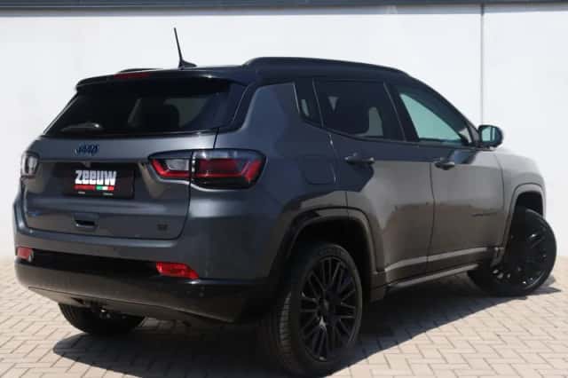 Jeep Compass (2024) thumbnail 2