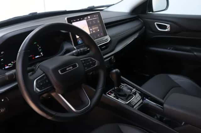 Jeep Compass (2024) thumbnail 4
