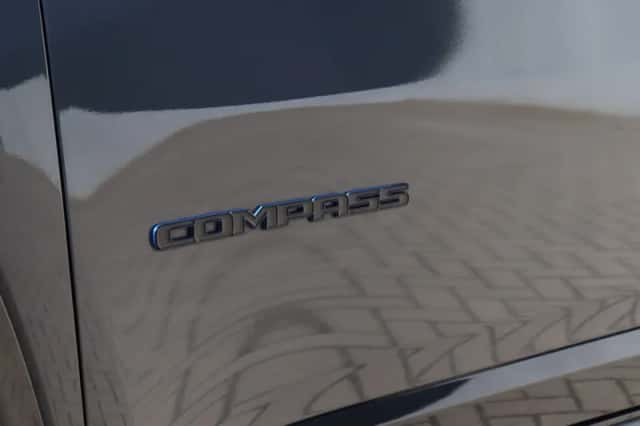 Jeep Compass (2024) thumbnail 5