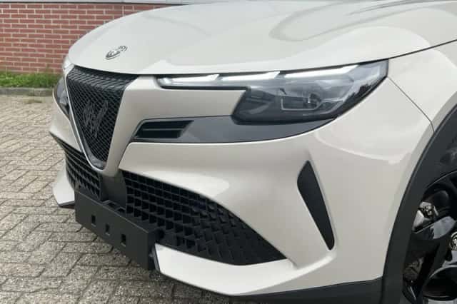 Alfa Romeo Junior (2025) thumbnail 3