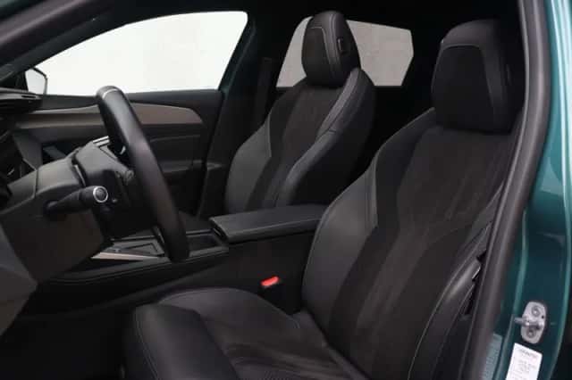 Peugeot 308 (2022) thumbnail 3
