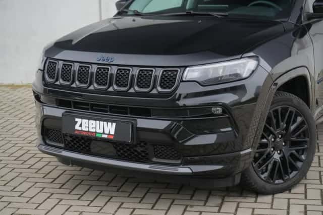Jeep Compass (2022) thumbnail 2