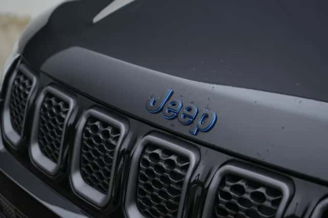 Jeep Compass (2022) thumbnail 3