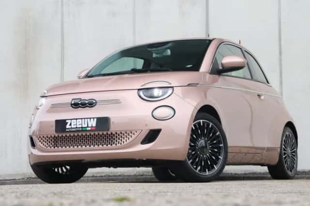 Fiat 500e (2024) thumbnail 2
