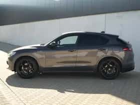 Alfa Romeo Stelvio (2023) thumbnail 14