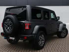 Jeep Wrangler (2022) thumbnail 2