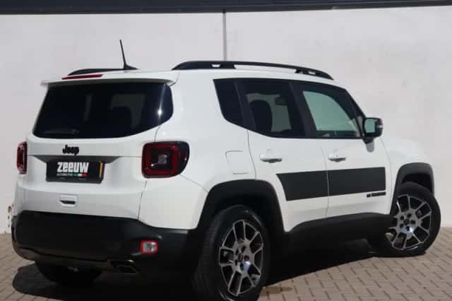 Jeep Renegade (2021) thumbnail 2