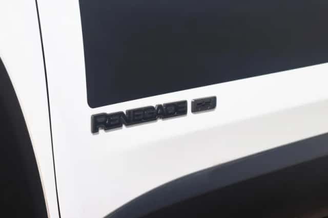 Jeep Renegade (2021) thumbnail 5