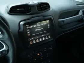 Jeep Renegade (2023) thumbnail 15