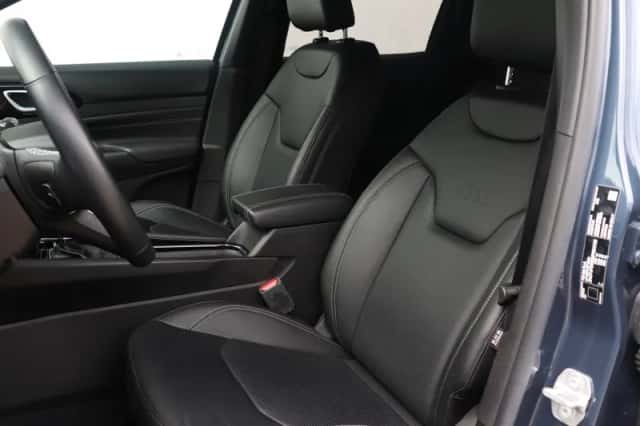 Jeep Compass (2021) thumbnail 3