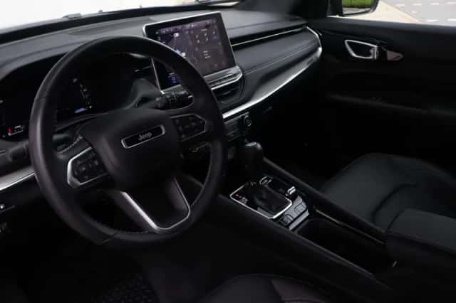 Jeep Compass (2021) thumbnail 4